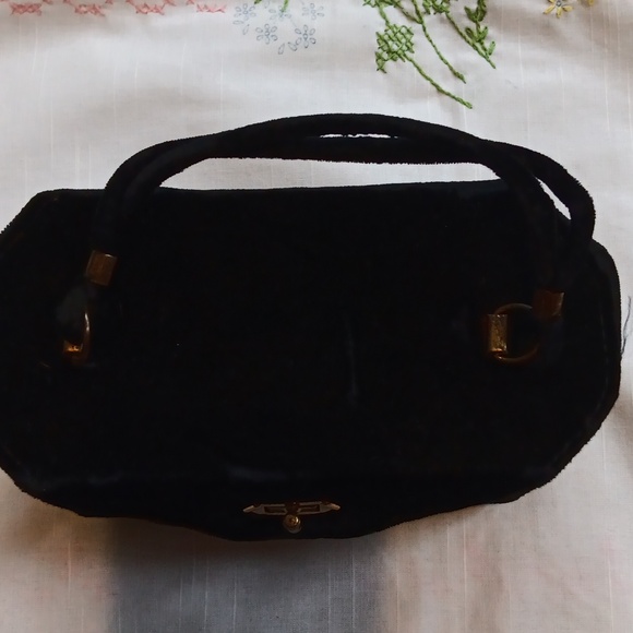 Vintage velvet handbag - Picture 4 of 13